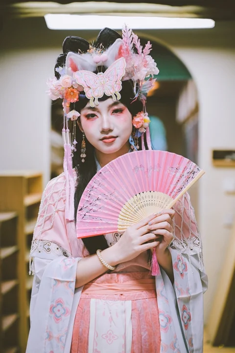 traditional clothing, fan, geisha, culture