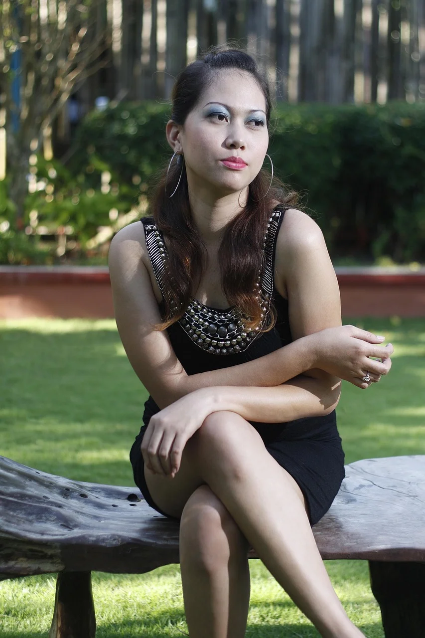 woman, garden, portrait, fashion