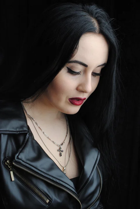 young woman, rocker, black, hair
