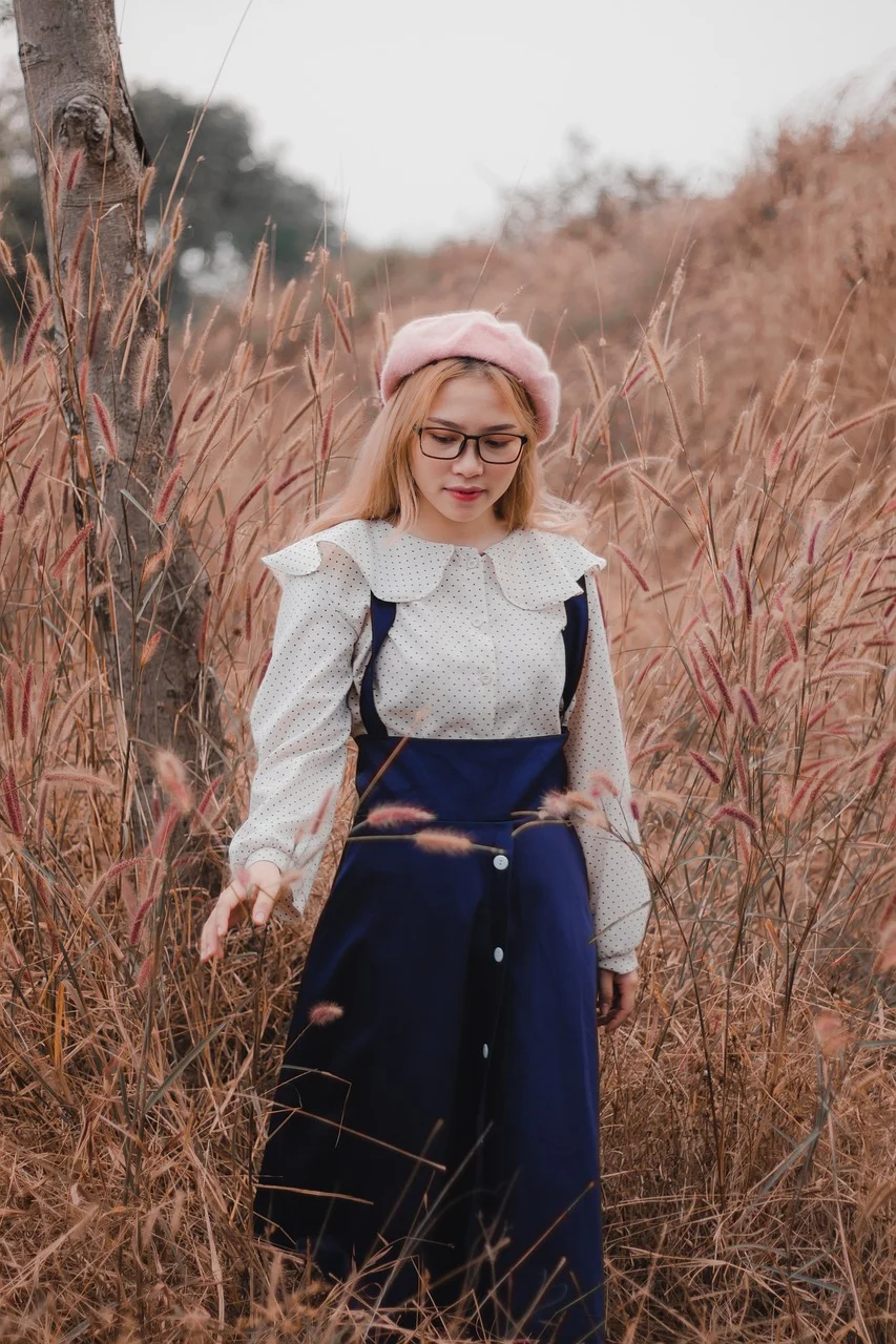 vietnamese woman, portrait, meadow, asian woman