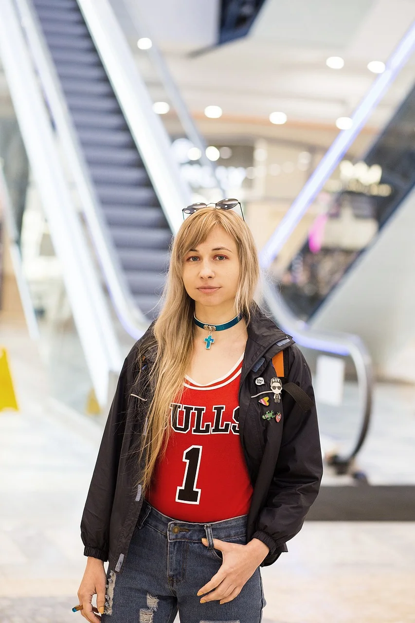 young woman, woman, shopping, the airport