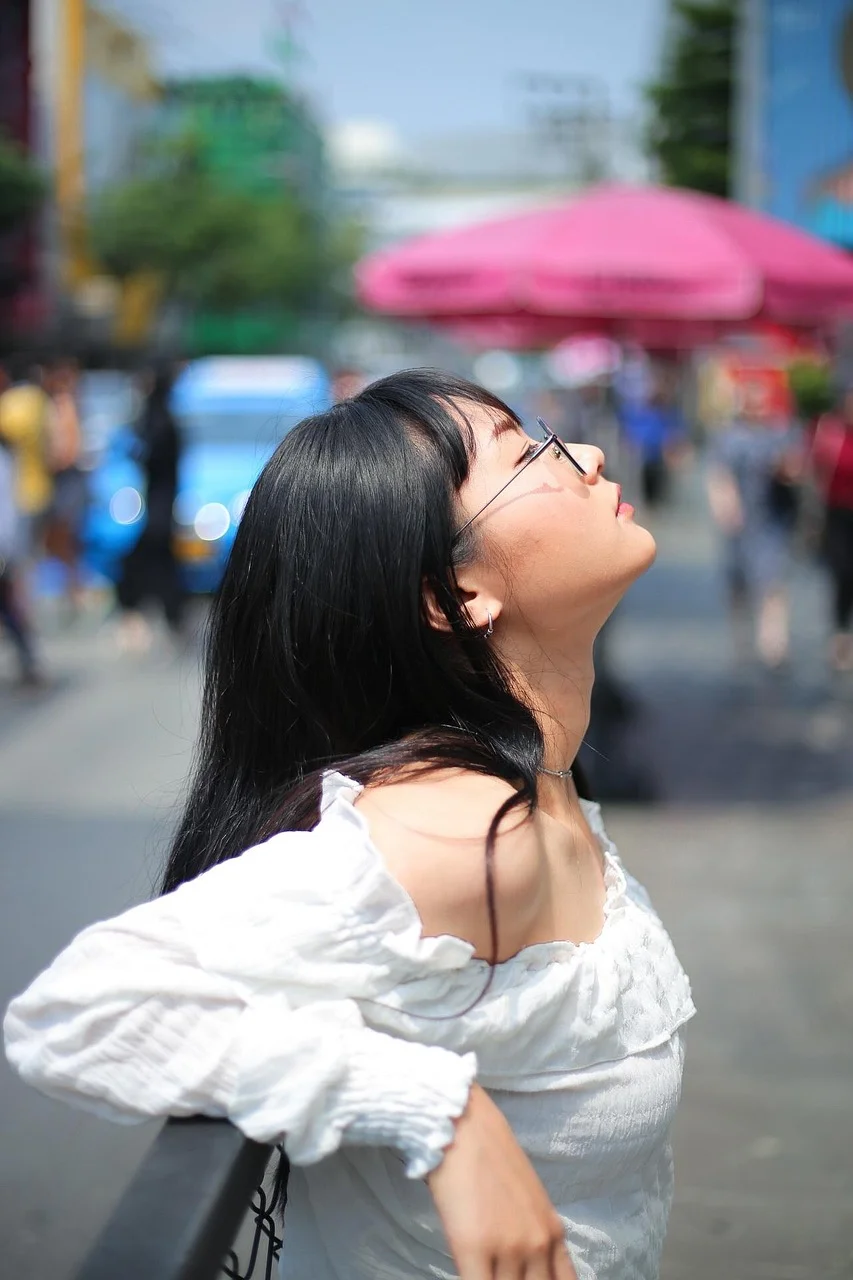 outdoors, people, woman, girl