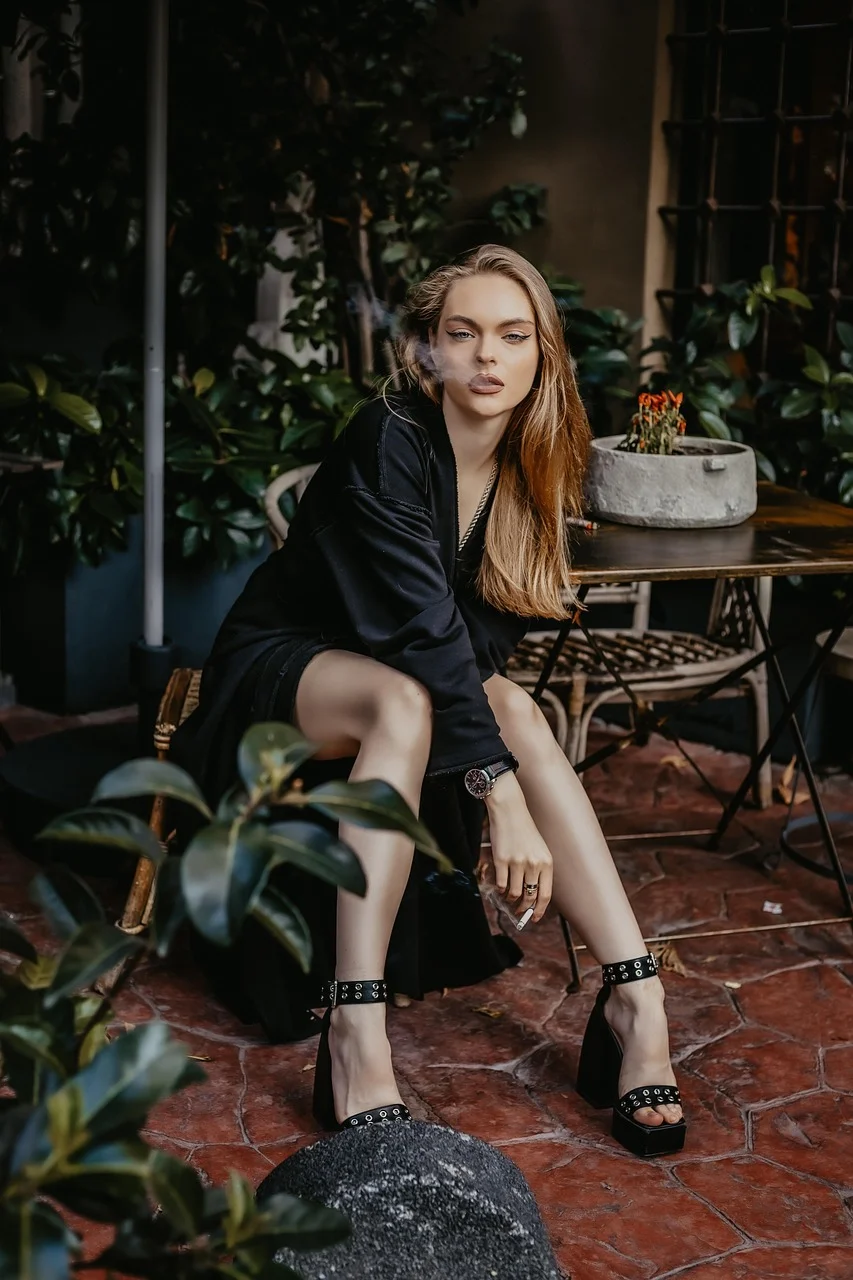 woman, model, cigarrete, smoke