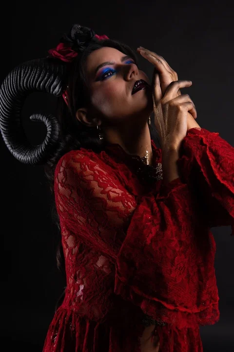女人，黑色犄角，肖像，模特