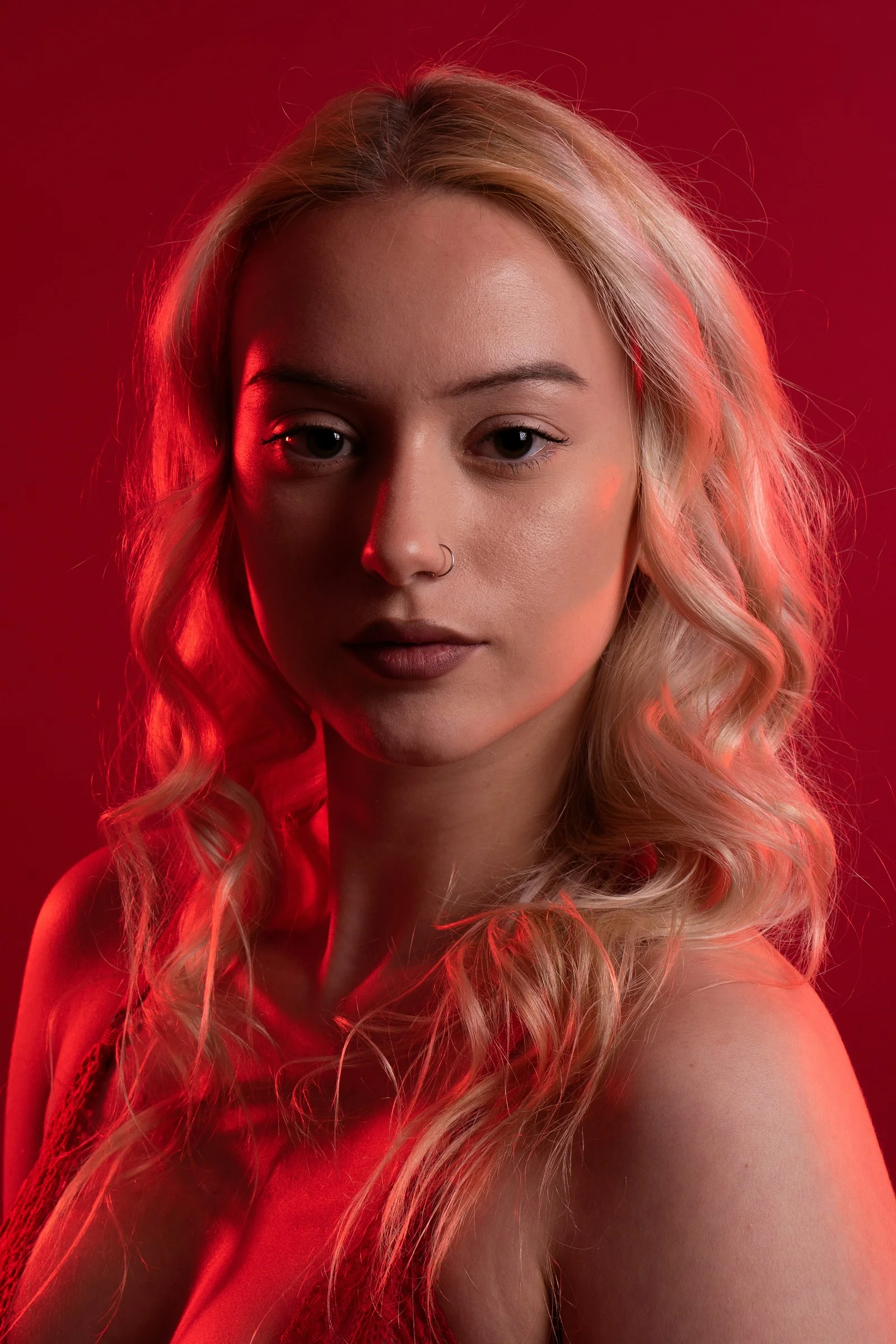 a close up of a woman