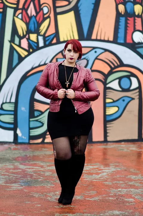 woman, size large, fat, model