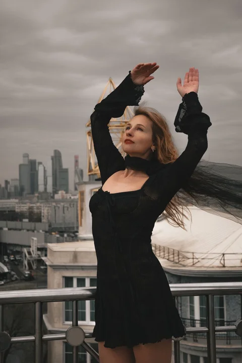 woman, panorama, hat, black dress