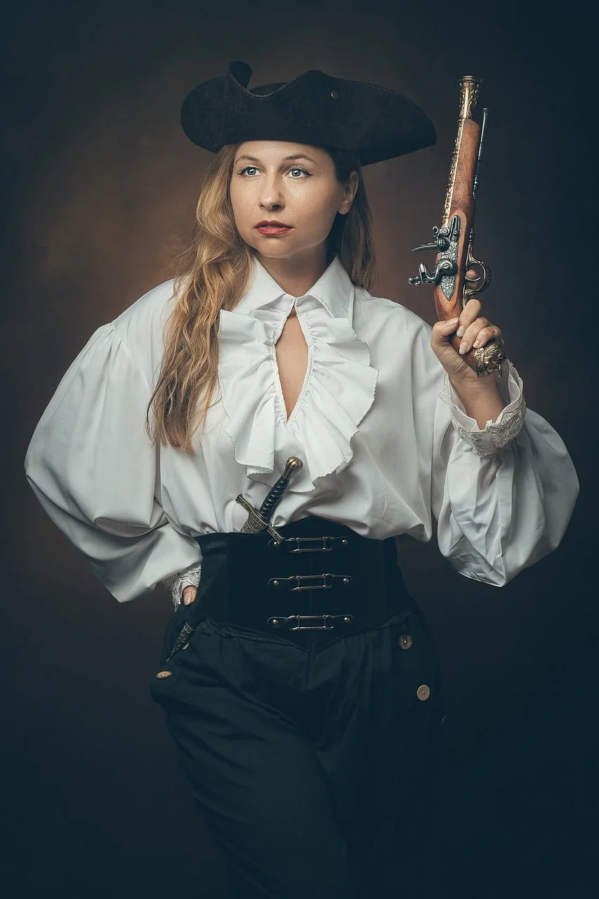 pirate costume, woman, hat, historical clothing